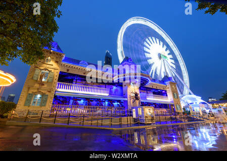 Bangkok, Thailand - 3 Juli, 2019: The Haunted House im Vergnügungspark in der Nacht von ASIATIQUE SUN der Riverfront Shopping Mall Stockfoto