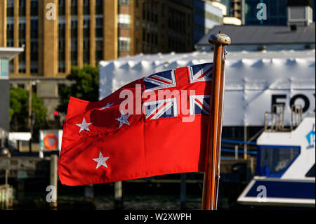 Der neuseeländische Red Ensign auf Boote geflogen und war auf Handelsschiffe während der beiden Weltkriege verwendet Stockfoto