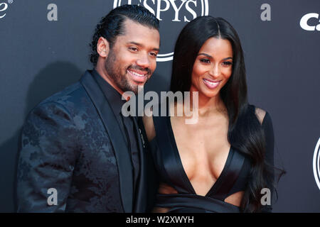 Los Angeles, Kalifornien, USA. 10. Juli 2019. Russell Wilson und Frau/Sängerin Ciara kommen an der 2019 ESPY Awards bei Microsoft Theatre L.A. statt Am 10. Juli 2019 in Los Angeles, Kalifornien, USA. (Foto von Xavier Collin/Image Press Agency) Quelle: Bild Presse Agentur/Alamy leben Nachrichten Stockfoto