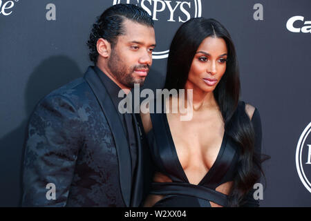 Los Angeles, Kalifornien, USA. 10. Juli 2019. Russell Wilson und Frau/Sängerin Ciara kommen an der 2019 ESPY Awards bei Microsoft Theatre L.A. statt Am 10. Juli 2019 in Los Angeles, Kalifornien, USA. (Foto von Xavier Collin/Image Press Agency) Quelle: Bild Presse Agentur/Alamy leben Nachrichten Stockfoto