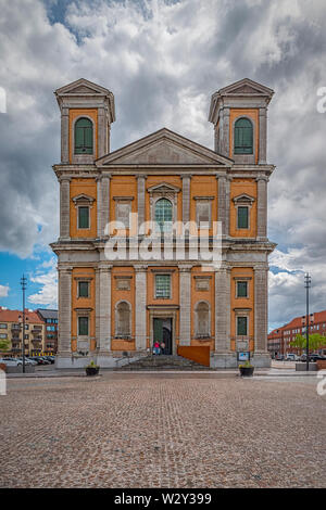 Die Fredrik Kirche ist in Karlskrona, Blekinge, Südschweden. Am Stortorget, dem Hauptplatz der Stadt entfernt. Stockfoto