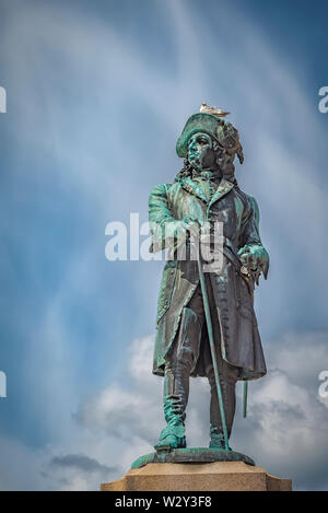 Die Statue der Städte Gründer Karl XI war der erste offizielle Statue in Karlskrona und wurde von König Oscar II. Am 4. Oktober 1897 eingeweiht. Stockfoto