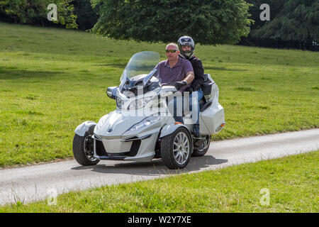 Ein BRP bombardier Freizeitprodukt 3 Rad-Trike oder Motorrad auf der Leighton Hall Motor Show, Carnforth, Großbritannien Stockfoto