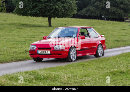 1989 80s 80er Jahre Ford Escort RS Turbo; Vintage klassisch restaurierte Fahrzeuge, die auf dem Leighton Hall Car Festival in Carnforth, Lancaster, Großbritannien, auftraten Stockfoto