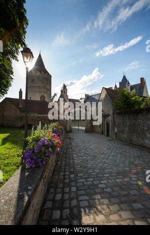 Chateaudun, Frankreich. Die malerische Silhouette der Mittelalterlichen Chateau de Chateaudun, an dem Ort, Jehan de Dunois Eingang. Stockfoto