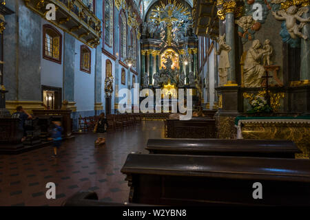 Das Innere der Basilika im Heiligtum von Jasna Góra, Polen 2018. Stockfoto