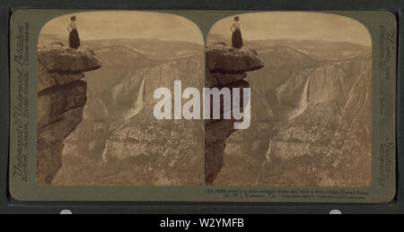 Fast einen Kilometer geradeaus, und nur einen Schritt, der Glacier Point (NW), Yosemite, Cal, von Underwood & Underwood Stockfoto