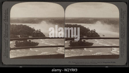 Niagara und es ist grand Wolke von steigenden Spray, aus dem fernen Turm, USA, von Underwood & Underwood Stockfoto