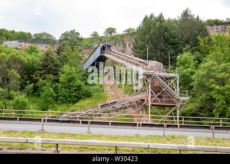 Raynes Jetty mit Förderband in Llandulas Conwy in Wales UK Stockfoto