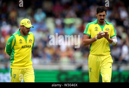 Australiens Mitchell Starc (rechts) und Aaron Fink (links) Während der ICC World Cup, Halbfinale bei Edgbaston, Birmingham. Stockfoto