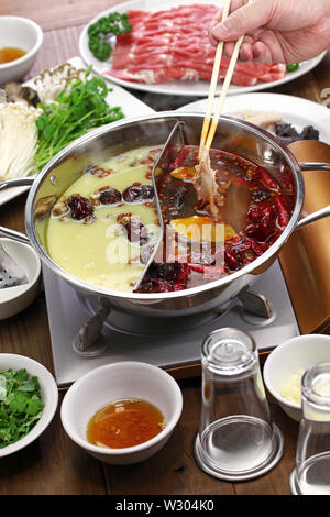 Chongqing Yin Yang hot pot, chinesische Küche Stockfoto