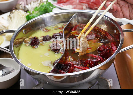 Chongqing Yin Yang hot pot, chinesische Küche Stockfoto