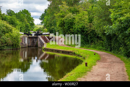 Ein Flug von Sperren auf der Tardebigge Flug, Worcester und Birmingham Canal, Worcestershire Stockfoto