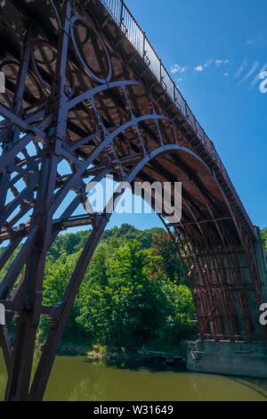 Die Eiserne Brücke nach der Renovierung Stockfoto