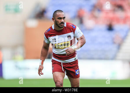 5. Juli 2019, DW Stadium, Wigan, England; Betfred Super League, Runden 21, Wigan Warriors vs Rumpf KR; Thomas Leuluai (7) von Wigan Warriors während des Spiels Credit: Mark Cosgrove/News Bilder Stockfoto