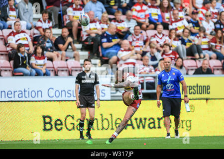 5. Juli 2019, DW Stadium, Wigan, England; Betfred Super League, Runden 21, Wigan Warriors vs Rumpf KR; Zak Hardaker (20) von Wigan Warriors wandelt Credit: Mark Cosgrove/News Bilder Stockfoto