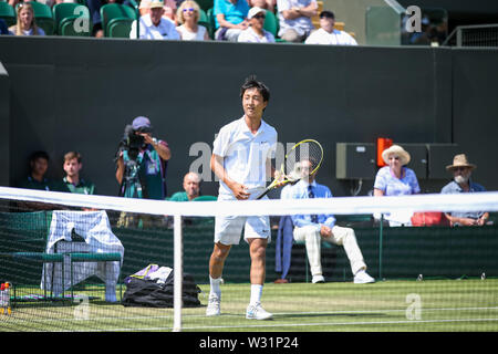 Wimbledon, London, UK. 11. Juli 2019. Shintaro Mochizuki von Japan während der Junge singles Viertel-Finale von Wimbledon Lawn Tennis Championships gegen Anton Matusevich von Großbritannien an der All England Lawn Tennis und Croquet Club in London, England am 11. Juli 2019. Quelle: LBA/Alamy leben Nachrichten Stockfoto