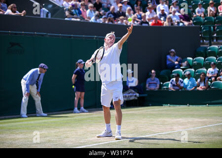 Wimbledon, London, UK. 11. Juli 2019. Anton Matusevich Großbritannien während der Junge singles Viertel-Finale von Wimbledon Lawn Tennis Championships gegen Shintaro Mochizuki Japans in der All England Lawn Tennis und Croquet Club in London, England am 11. Juli 2019. Quelle: LBA/Alamy leben Nachrichten Stockfoto