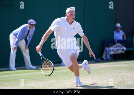 Wimbledon, London, UK. 11. Juli 2019. Anton Matusevich Großbritannien während der Junge singles Viertel-Finale von Wimbledon Lawn Tennis Championships gegen Shintaro Mochizuki Japans in der All England Lawn Tennis und Croquet Club in London, England am 11. Juli 2019. Quelle: LBA/Alamy leben Nachrichten Stockfoto