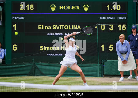Wimbledon, London, UK. 11. Juli 2019. Simona Halep in Rumänien in der Frauen singles Halbfinale von Wimbledon Lawn Tennis Championships gegen Elina Svitolina der Ukraine bei den All England Lawn Tennis und Croquet Club in London, England am 11. Juli 2019. Quelle: LBA/Alamy leben Nachrichten Stockfoto