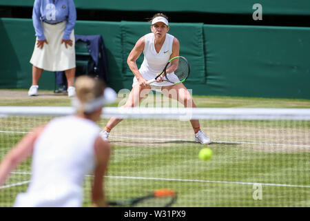 Wimbledon, London, UK. 11. Juli 2019. Simona Halep in Rumänien in der Frauen singles Halbfinale von Wimbledon Lawn Tennis Championships gegen Elina Svitolina der Ukraine bei den All England Lawn Tennis und Croquet Club in London, England am 11. Juli 2019. Quelle: LBA/Alamy leben Nachrichten Stockfoto