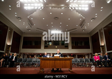 (190711) - Washington, 11. Juli 2019 (Xinhua) - gen. Mark Milley bezeugt vor dem Senat Arme Dienstleistungen Ausschuss für seine Ernennung zum Vorsitzenden des Generalstabs auf dem Capitol Hill in Washington D.C., USA, am 11. Juli 2019. (Xinhua / Ting Shen) Stockfoto