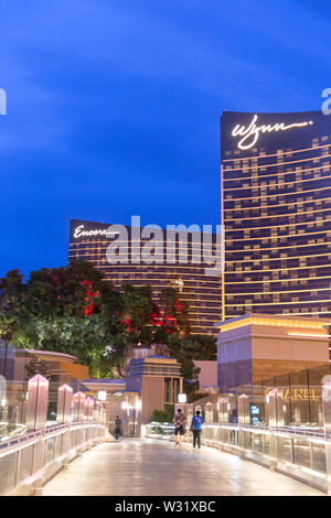 LAS VEGAS - 29. MAI 2015: WYNN Casino und Hotel bei Dämmerung Las Vegas Strip Stockfoto