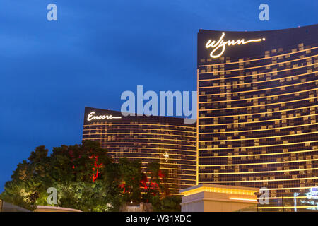 LAS VEGAS - 29. MAI 2015: WYNN Casino und Hotel bei Dämmerung Las Vegas Strip Stockfoto