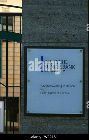 Frankfurt, Deutschland - Juli 06, 2019: Das eingangsschild der Deutschen Bundesbank, ein Finanzinstitut und Hauptsitz in Hessen am 06. Juli 2019 in Stockfoto