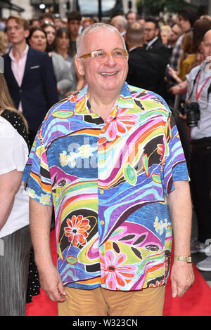 Christopher Biggins besucht die Drücken Sie die Taste Nacht für Joseph und das erstaunliche Technicolor Dreamcoat im London Palladium. Stockfoto