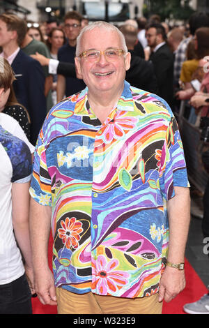 Christopher Biggins besucht die Drücken Sie die Taste Nacht für Joseph und das erstaunliche Technicolor Dreamcoat im London Palladium. Stockfoto