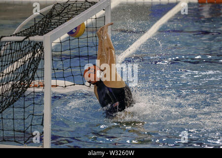 Juli 11, 2019 - Napoli, Kampanien, Italien - Wasserball Universiade zwischen den USA und Japan 11/05/2019 Napoli,. die Sitzung für die Universiade zwischen den Vereinigten Staaten und Japan fand an das städtische Schwimmbad von Napoli in der Provinz Neapel (Credit Bild: © Fabio Sasso/ZUMA Draht) Stockfoto