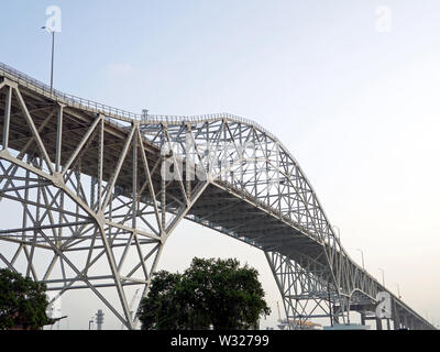 Corpus Christi Harbour Bridge über die US 181, die die Corpus Christi Ship Channel ist der Hafen von Corpus Christi, Texas USA eintritt. Stockfoto