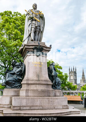 König Edwrad VII, Peterhead Granit Skulptur entworfen von Alfred Drury geschnitzt von James Philip, der Union Street, Aberdeen, Schottland, Großbritannien Stockfoto