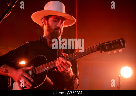 Bergen, Norwegen - Juni 12., 2019. Der amerikanische Sänger und Songwriter Ryan Bingham führt ein Live Konzert während der norwegischen Musik Festival Bergenfest 2019 in Bergen. (Foto: Gonzales Foto - Jarle H. Moe). Stockfoto