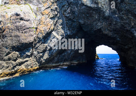 Loch im Felsen, Bucht der Inseln Stockfoto