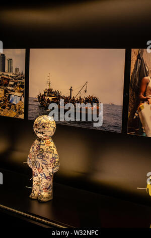 Genf, Schweiz, März 2019, Ausstellung, Ausstellung auf Anzeige - Internationale Rotkreuz- und Rothalbmondmuseum in Genf Stockfoto