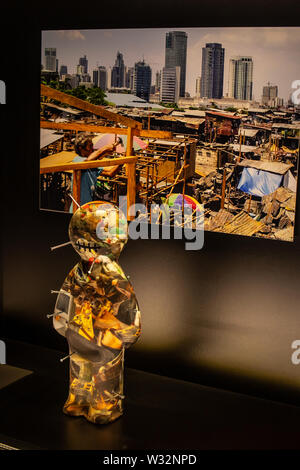 Genf, Schweiz, März 2019, Ausstellung, Ausstellung auf Anzeige - Internationale Rotkreuz- und Rothalbmondmuseum in Genf Stockfoto