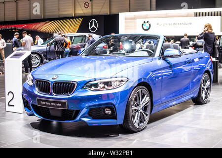 Genf, Schweiz, März 2019 blau BMW 2-Serie 230 Ich cabiolet, Geneva International Motor Show, Cabrio von BMW hergestellt und in den Verkehr gebracht Stockfoto