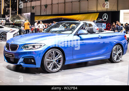 Genf, Schweiz, März 2019 blau BMW 2-Serie 230 Ich cabiolet, Geneva International Motor Show, Cabrio von BMW hergestellt und in den Verkehr gebracht Stockfoto