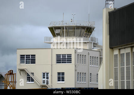 CHRISTCURCH, NEUSEELAND, Dezember 12, 2018: Air Traffic Control Tower an der Wigram Air Force Base, jetzt Teil der Air Force Museum in Christchurch Stockfoto