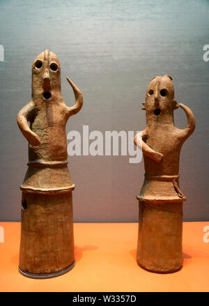 Haniwa (Terrakotta Grab figurine) Mann und Frau tanzen, Kofun Periode, 6. Stockfoto