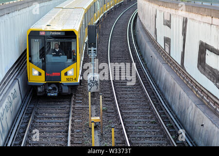 U-Bahn in Berlin. Stockfoto