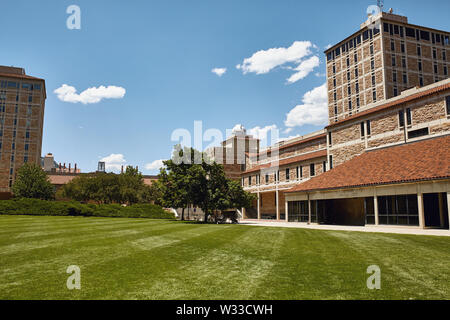 Boulder, Colorado - 11. Juli 2019: Duane Physics Building auf dem Campus der University of Colorado Boulder. Stockfoto