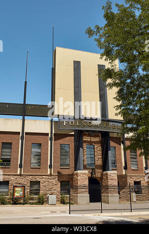 Boulder, Colorado - 11. Juli 2019: Außenansicht des Folsom Stadium, Heimstadion der CU Buffs, auf dem Campus der University of Colorado Boulder Stockfoto