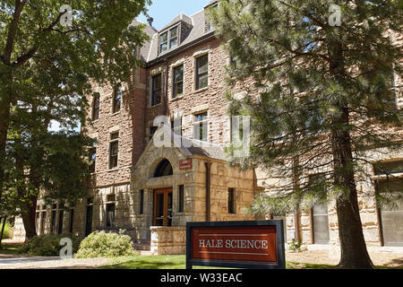 Boulder, Colorado - 11. Juli 2019: Außenansicht des Hale Science Building auf dem CU Boulder Campus Stockfoto