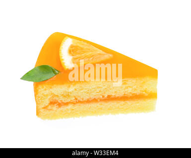 Orange Kuchen auf weißem Hintergrund. Stockfoto