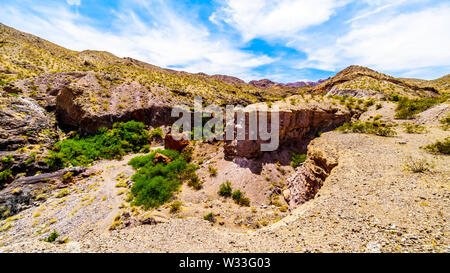 Zerklüftete Berge und Schluchten in El Dorado Canyon, Grenze von Nevada und Arizona. Ist auch Teil des Lake Mead National Erholungsgebiet in den USA Stockfoto