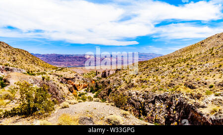 Zerklüftete Berge und Schluchten in El Dorado Canyon, Grenze von Nevada und Arizona. Ist auch Teil des Lake Mead National Erholungsgebiet in den USA Stockfoto