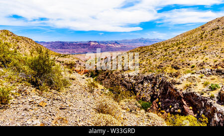 Zerklüftete Berge und Schluchten in El Dorado Canyon, Grenze von Nevada und Arizona. Ist auch Teil des Lake Mead National Erholungsgebiet in den USA Stockfoto